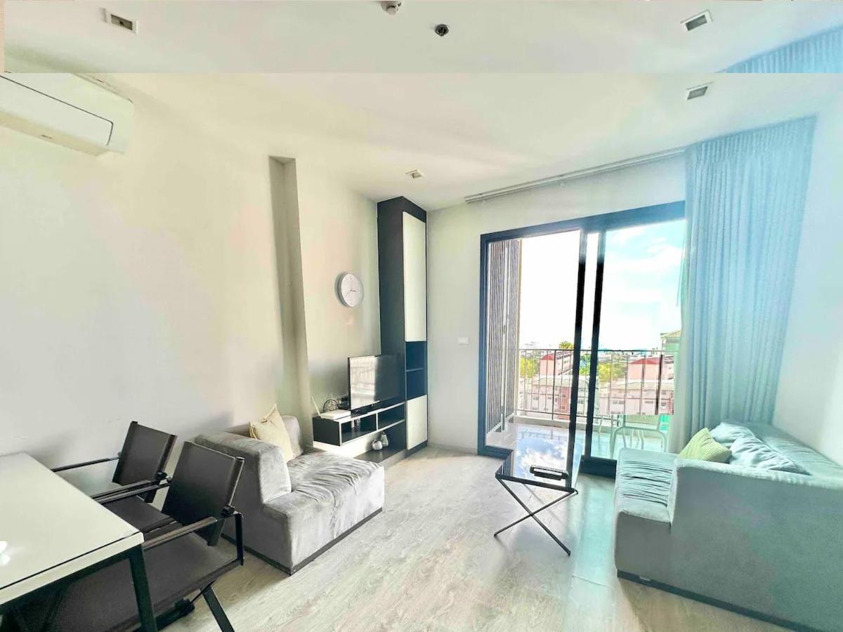 Sea View 2 Bed At Great Location Apartemen Pattaya